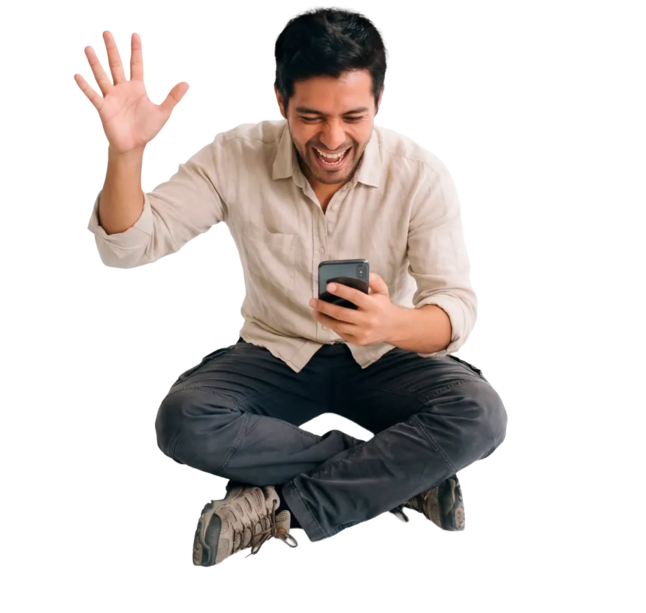 Hombre saludando con su celular