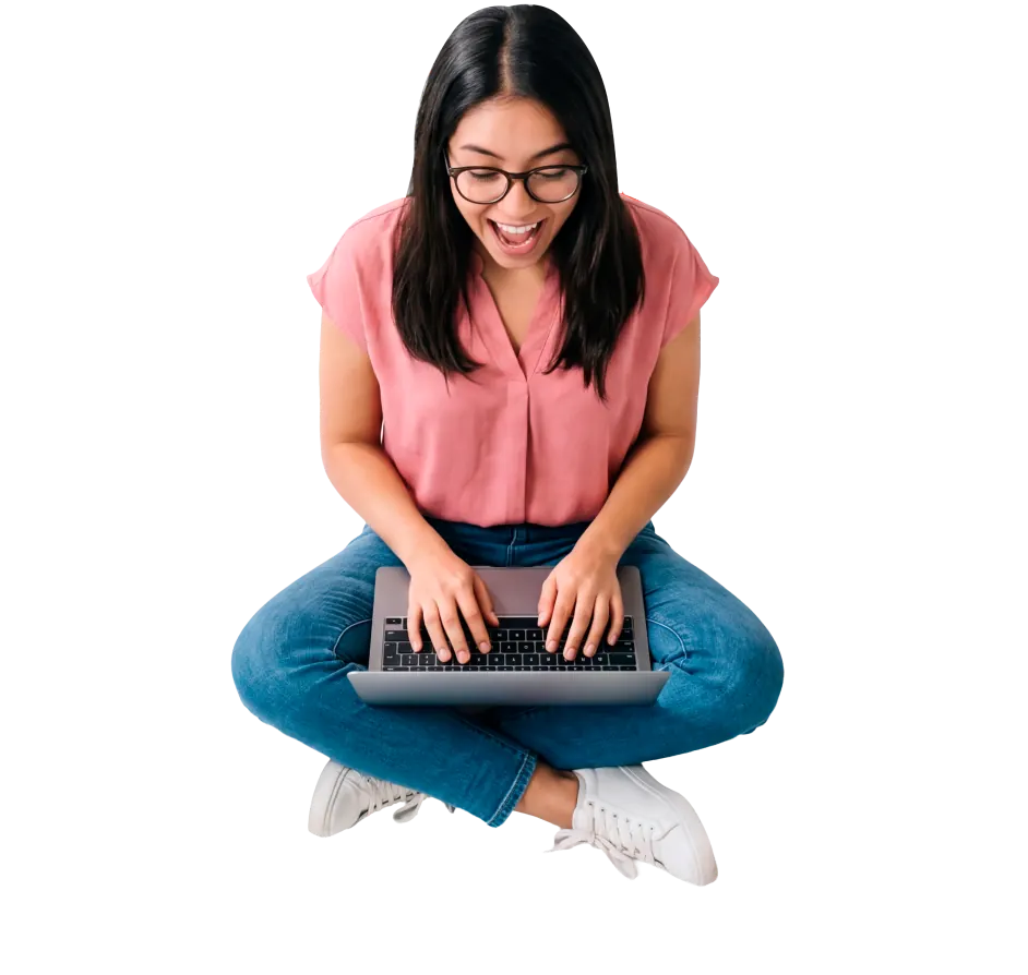 Mujer trabajando con su laptop